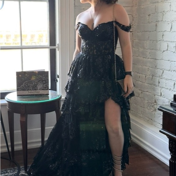 Sherri Hill Black Lace Prom Dress - Picture 4 of 6